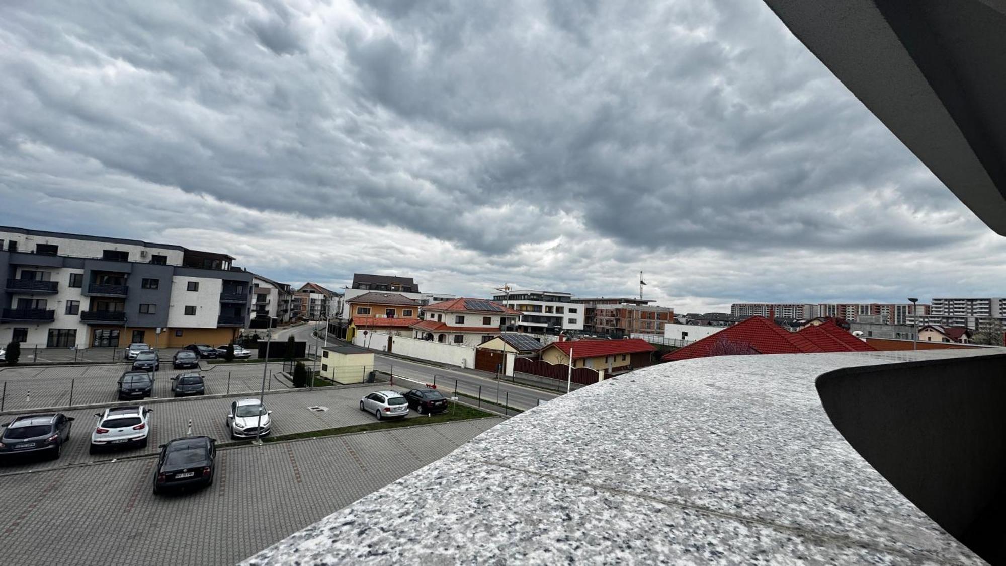 Coresi Mall Large 2 Camere, Sleeps 6 Brasov Exterior photo